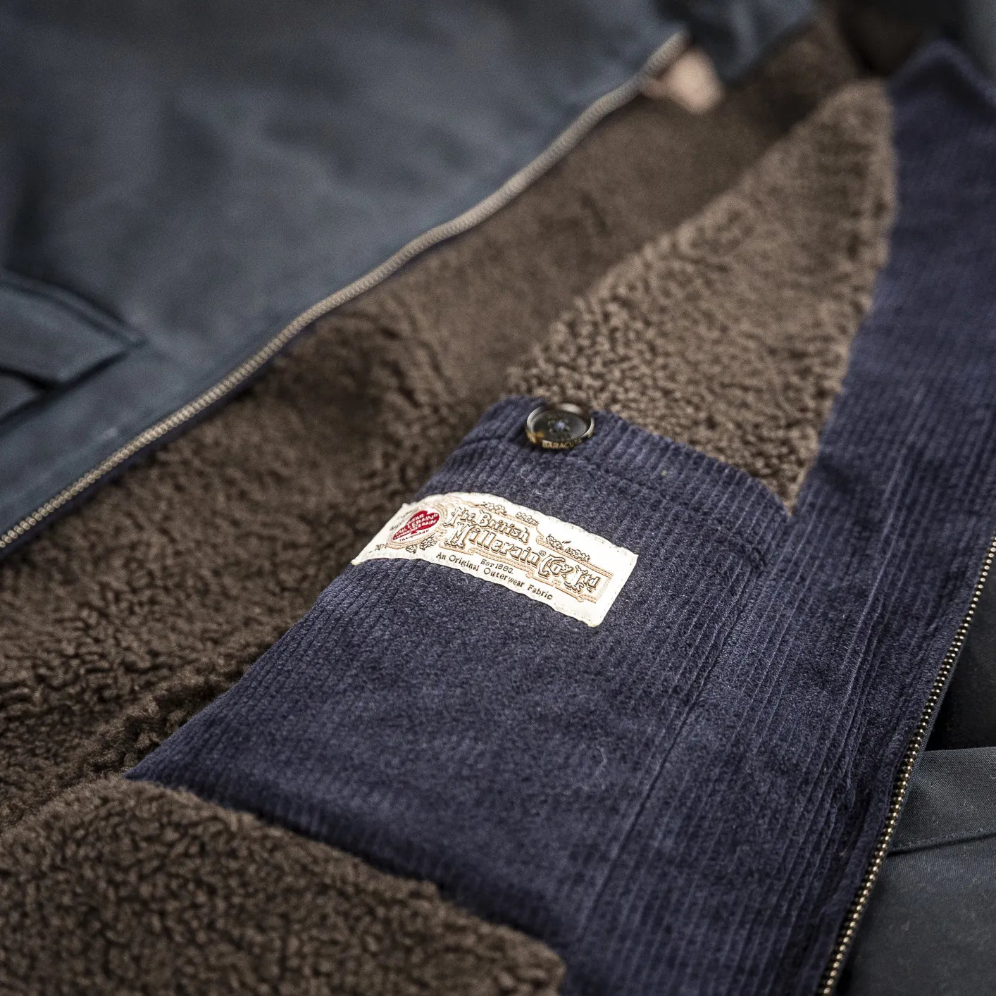 Baracuta G9 Authentic Fit Lined Waxed Pocket Jacket – Dark Navy Baracuta G9 Authentic Fit Lined Waxed Pocket Jacket – Dark Navy