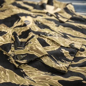 Buzz Ricksons Gold Tiger Camouflage Jacket detail sleeve