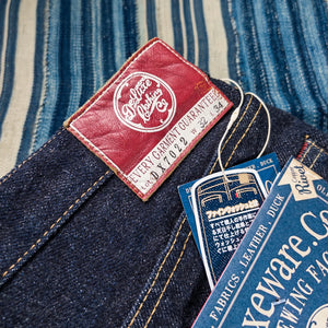 Deluxeware DX7022 22 ounce Heavyweight Selvedge Jeans Regular Straight close up leather patch