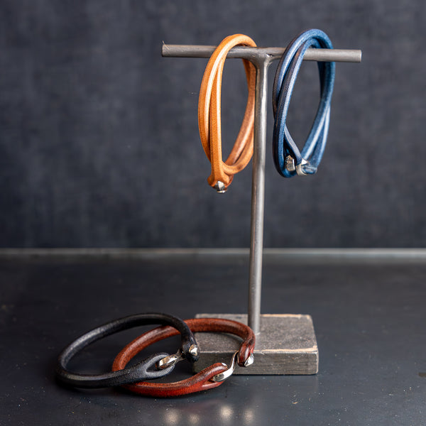 The Flat Heat Single Leather Bracelet – Sterling Silver Hook Closure / Navy