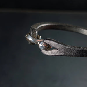 The Flat Heat Single Leather Bracelet Sterling Silver Hook Closure Black close up