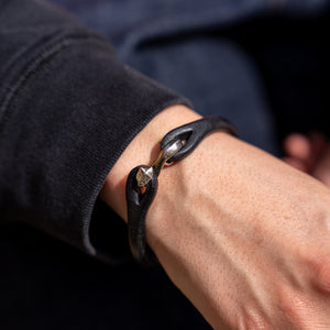 The Flat Heat Single Leather Bracelet – Sterling Silver Hook Closure / Black