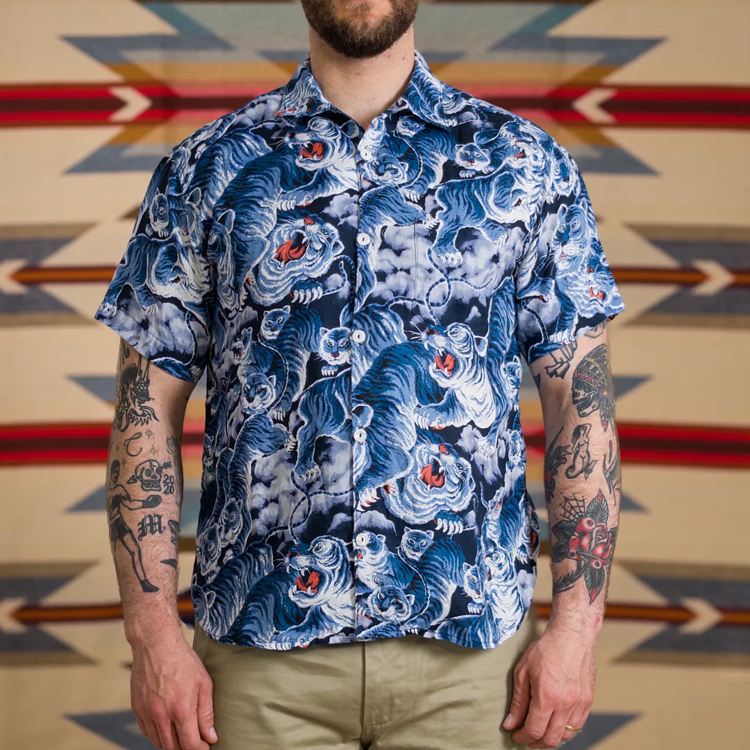 Freenote Hawaiian Ice Tiger Linen Shirt Blue worn front