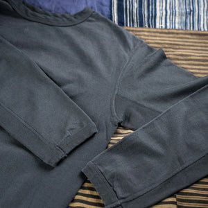 Fullcount 5222LPT9 8oz Flat Seam Hold Fast Stay True Longsleeve Ink Black Loopwheeled detail sleeves