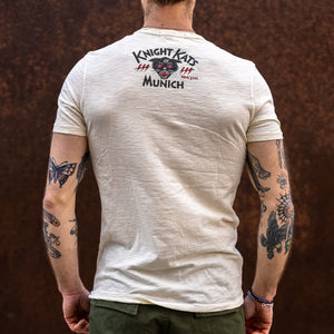 Johnson Motors Munich Knight Kats T-Shirt – Dirty White