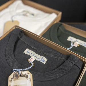 Merz b Schwanen 2S18 11oz Heavy Loopwheel Longsleeve Forest close up 3 colors boxed