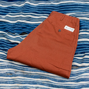 Merz b. Schwanen 9,3oz Cotton Twill Pleat Chino – Chestnut / Relaxed Tapered