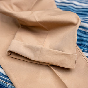 Merz b. Schwanen 9,3oz Cotton Twill Pleat Chino – Khaki / Relaxed Tapered