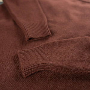 Merz b Schwanen LOCC01 Merino Cashmere Crewneck Sweater Bark Brown close up sleeves