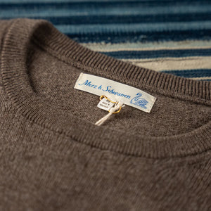 Merz b Schwanen Merino Silk Cashmere Knitted Long Sleeve Grain close up collar