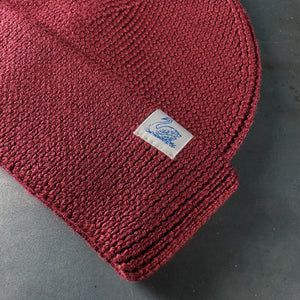 Merz b Schwanen Merino Wool Beanie Burgundy detail swan label