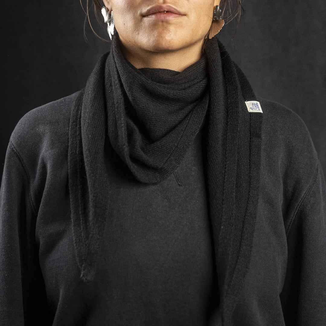 Merz beim Schwanen Merino Wool Cashmere Silk Triangle Scarf Deep Black SKTS02 worn