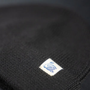 Merz beim Schwanen Merino Wool Modern Fit Beanie Deep Black close up label