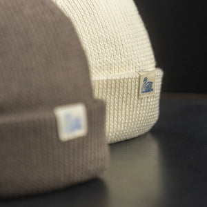 Merz b Schwanen Merino Wool Beanie Grain Close up 2 colors