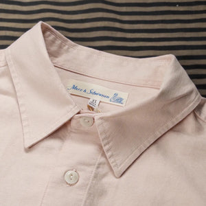 Merz b Schwanen Women 5oz Cropped Boxy Oxford Shirt Coral close up collar