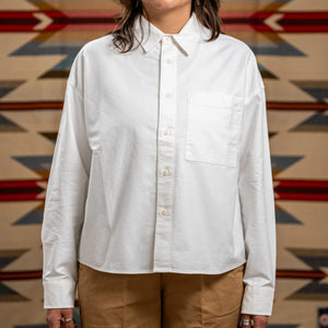 Merz b Schwanen Women Cropped Oxford Shirt White worn front