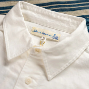 Merz b Schwanen Women Cropped Oxford Shirt White close up collar