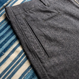 MotivMfg Silk Pier Trousers Salt and Pepper Anthracite Classic Straight detail side pocket and coin pocket