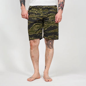 OrSlow 7002 US Army Fatigue Shorts Tiger Camo worn front