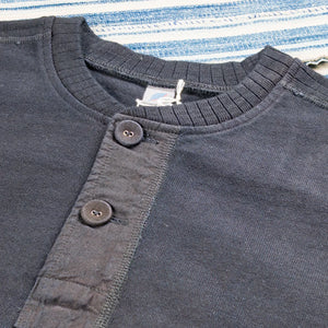 Pure Blue Japan 5414 IDBK 11oz Super Heavy Henley Indigo Overdyed Black close up collar