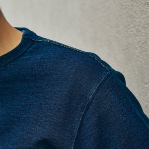 Samurai Jeans 14oz Kakishibu Loopwheeled Sweatshirt Indigo detail lifestyle shoulder worn