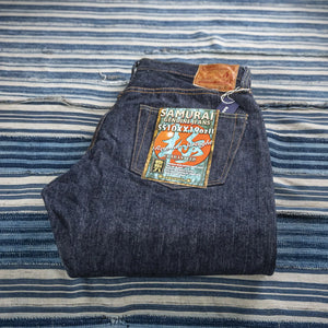 Samurai Jeans S510XX 19oz Kiwami Selvedge Jeans Regular Straight folded