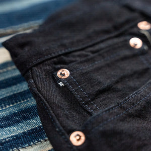 Samurai Jeans S0710XX BOB Aoki Tachikage 15oz Selvedge Denim Slim Straight Black on Blue close up coin pocket