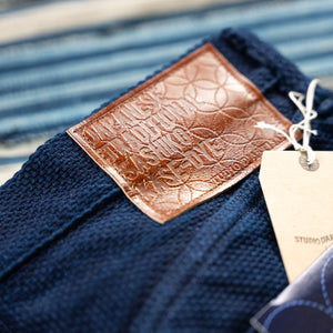 Studio DArtisan 1907 14oz Kasezome Sashiko Selvedge Jeans Regular Straight Deep Indigo detail leather patch