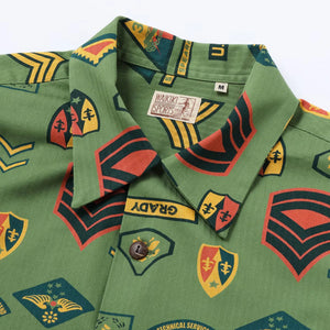 Sun Surf Insignia of Army Herringbone Hawaiian Shirt Olive close up collar