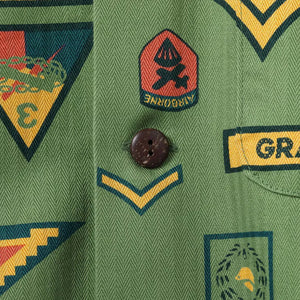 Sun Surf Insignia of Army Herringbone Hawaiian Shirt Olive detail coconut button