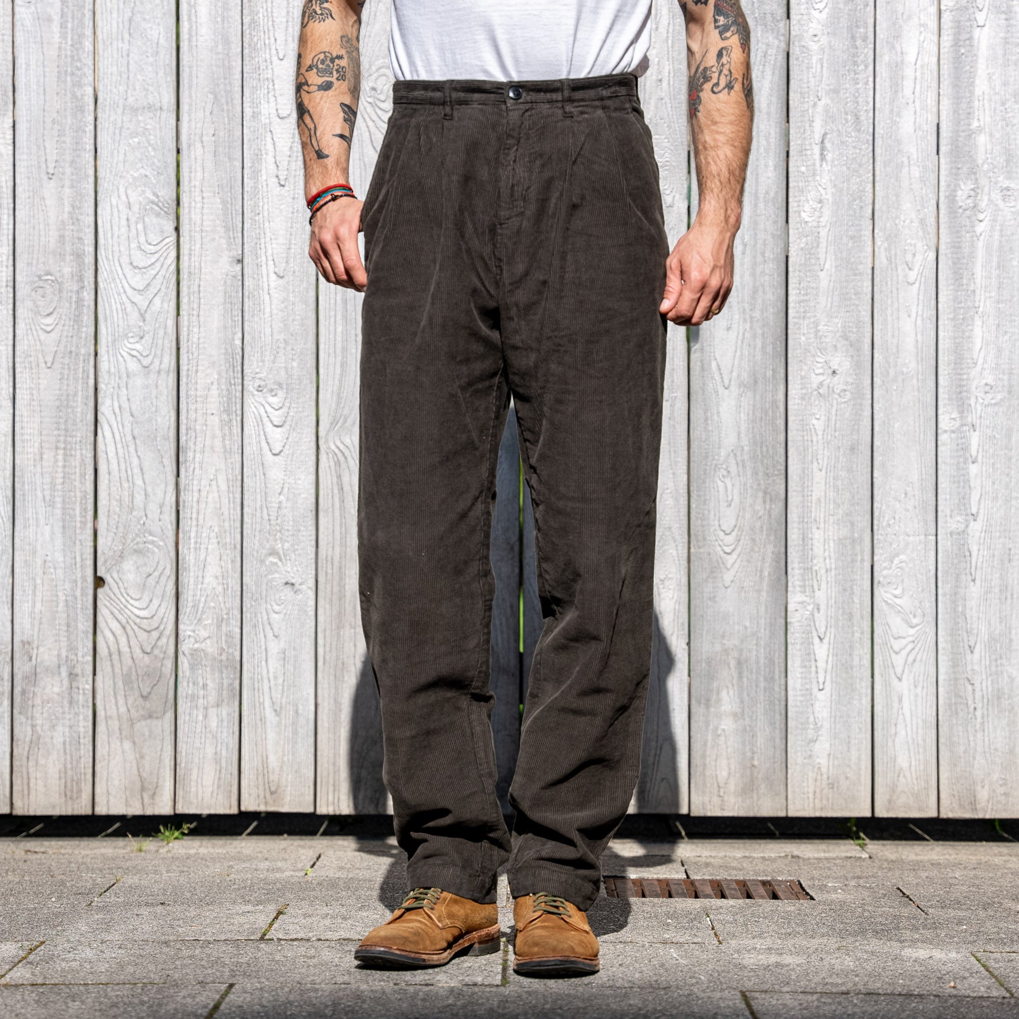 Sunspel Double Pleat Corduroy Trouser – Coffee / Slightly Tapered