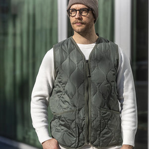 Taion Military W Zip Down Vest Olive worn lifestyle