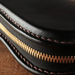 Flat Head Horsehide Accessory Case Black Japan close up zipper closed