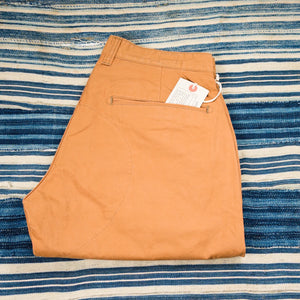 UES Duck Shorts Camel folded