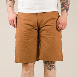 UES Duck Shorts Camel worn front