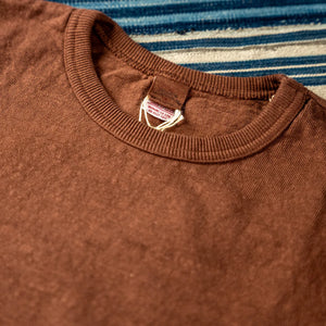 UES No8 9oz Heavyweight Slub Nep TShirt brown close up collar