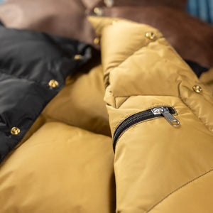 Warehouse Co with Rocky Mountain Featherbed Lot2235 Christy Down Vest Black close up inside lining and pocket