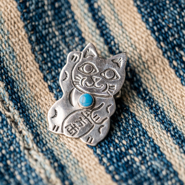 Munqa MANEKI NEKO Newtive Turquoise Badge – 925 Sterling Silver