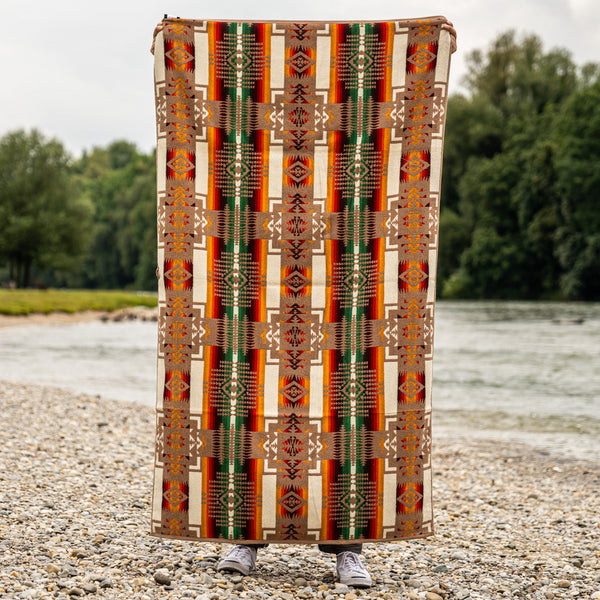 Pendleton Oversized Jacquard Beach Towel – Chief Joseph / Khaki