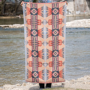 Pendleton Oversized Jacquard Beach Towel – Canyonlands