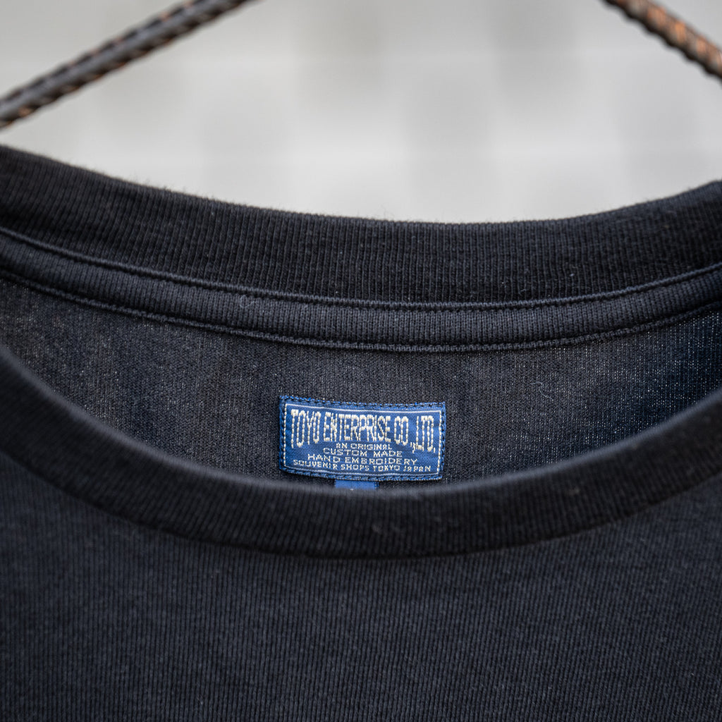Tailor Toyo x Peanuts “Moon Hop” Suka Longsleeve – Black