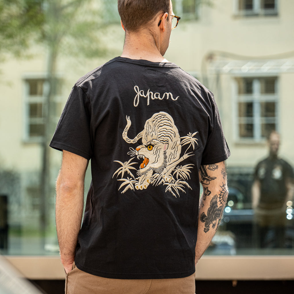 Tailor Toyo Roaring Tiger Sukajan T-Shirt – Black